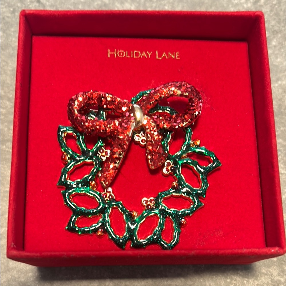Macy’s sparkle holiday wreath brooch NIB